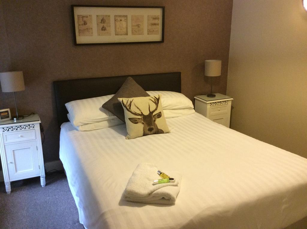 Hambro Arms Hotel Milton Abbas ห้อง รูปภาพ