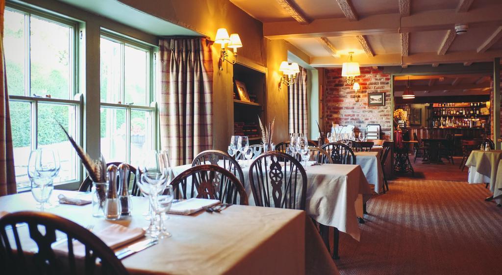 Hambro Arms Hotel Milton Abbas ภายนอก รูปภาพ