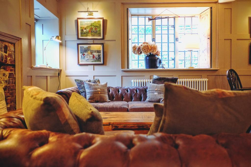 Hambro Arms Hotel Milton Abbas ภายนอก รูปภาพ