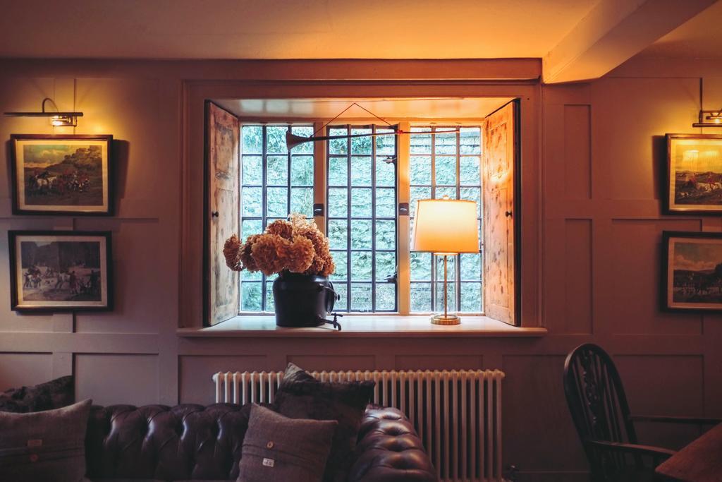 Hambro Arms Hotel Milton Abbas ภายนอก รูปภาพ
